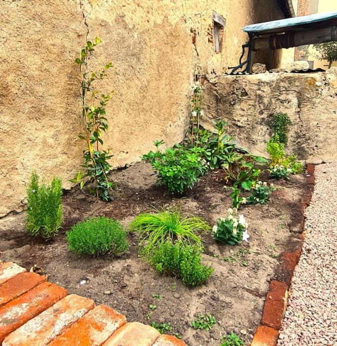 Gite L'Annexe Du Prieure Besson Exteriér fotografie